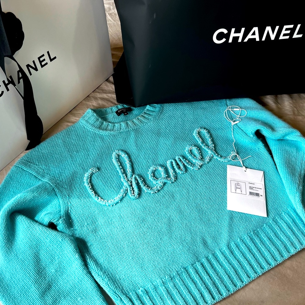 CHANEL PULLOVER SWEATER